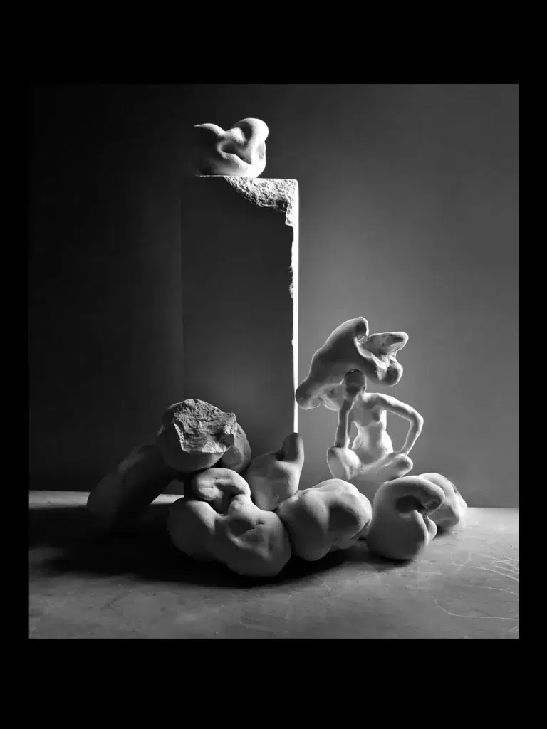 Dans mes pensées je suis, résine / terre cuite