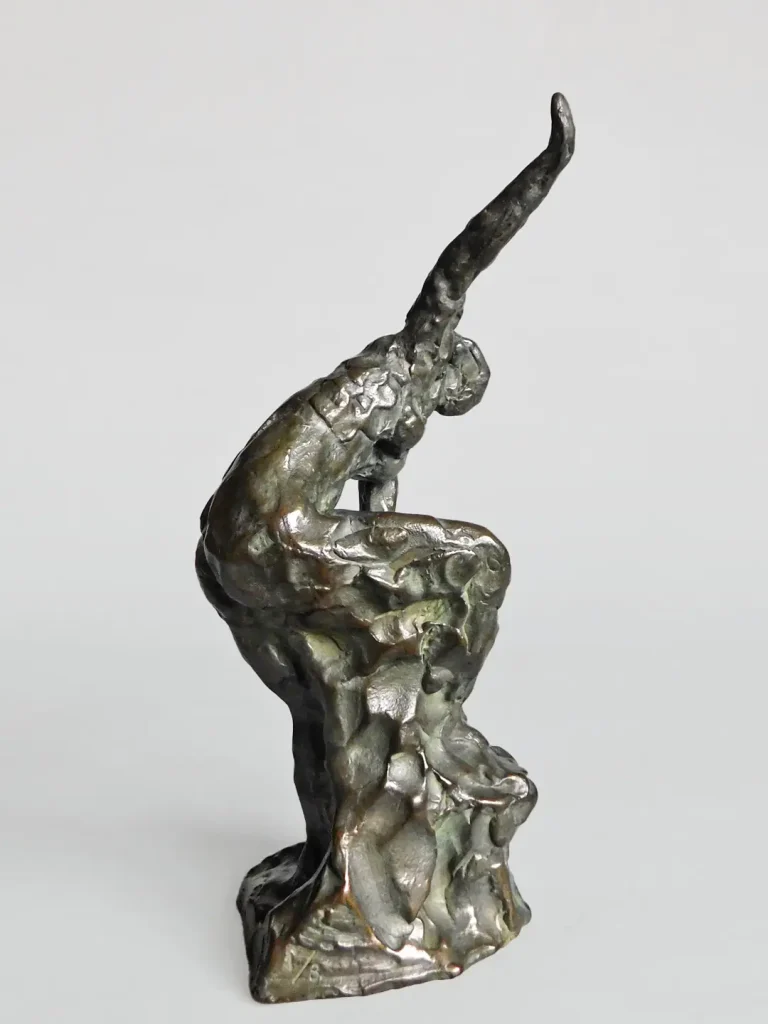 Juliette un bras en l’air, bronze – Edith Lafay sculpture, sur le vif Juliette un bras en l'air, bronze - Edith Lafay sculpture, sur le vif